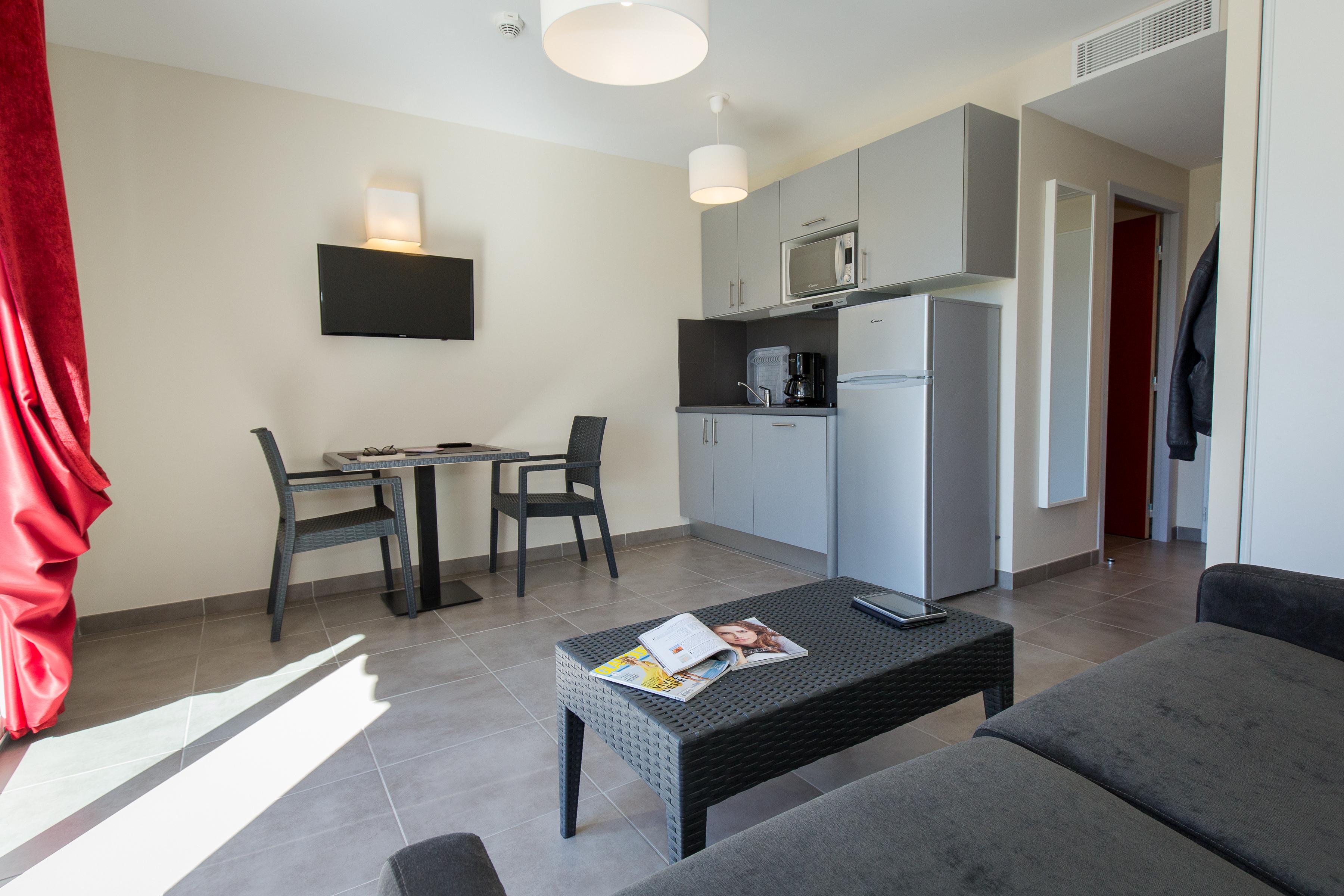 Sowell Residences Les Perles Du Golfe De Saint-Tropez Гримо Екстериор снимка