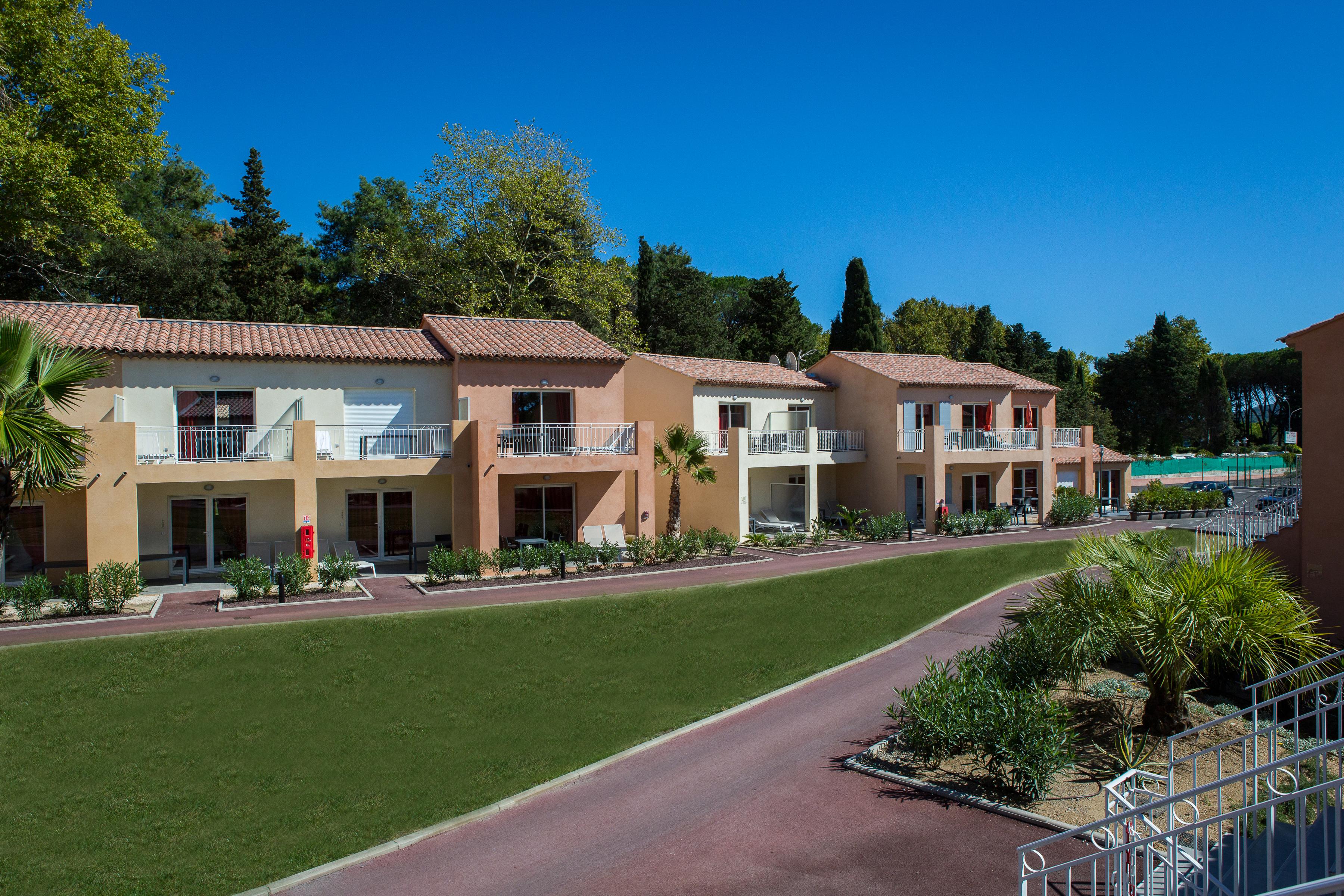 Sowell Residences Les Perles Du Golfe De Saint-Tropez Гримо Екстериор снимка