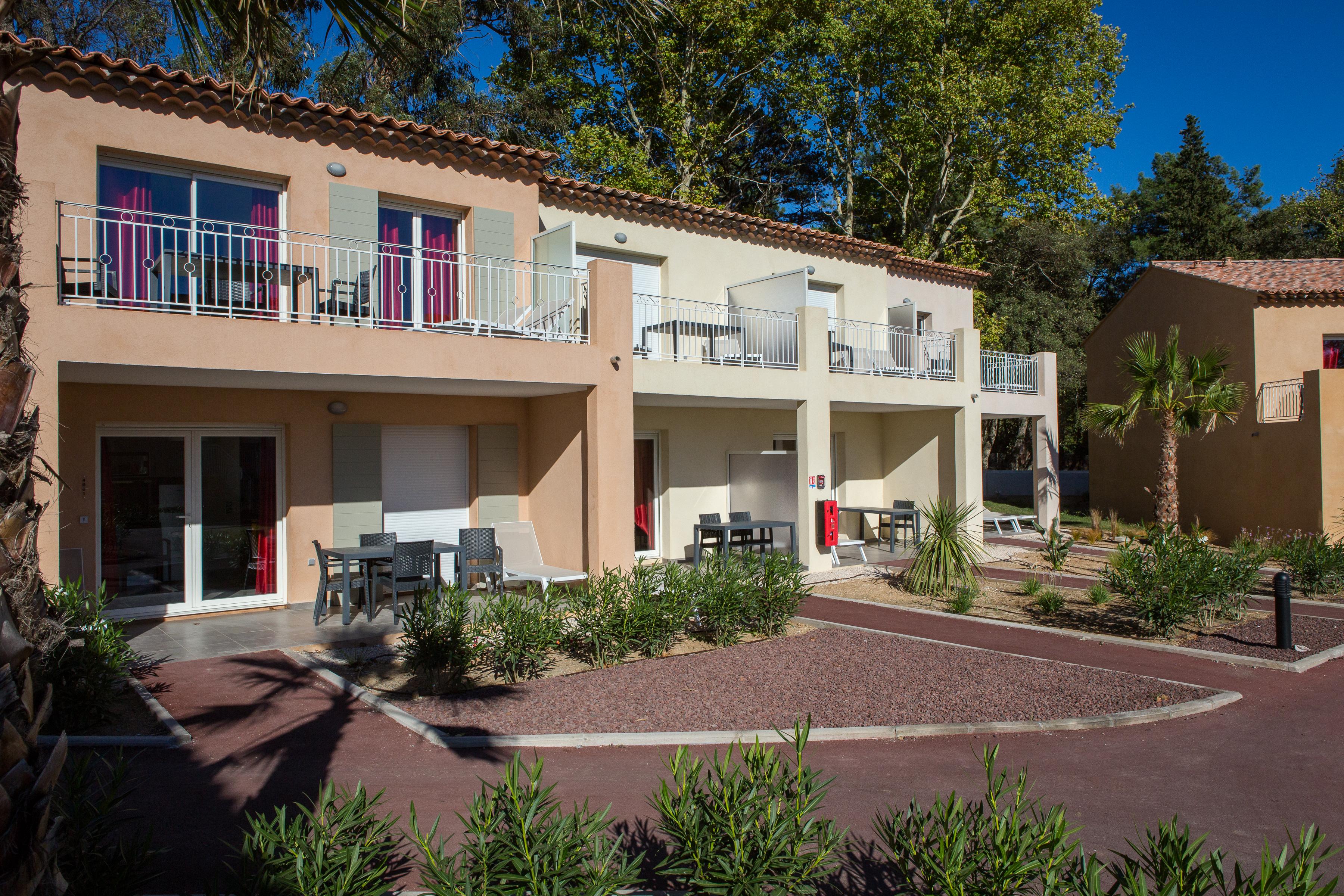 Sowell Residences Les Perles Du Golfe De Saint-Tropez Гримо Екстериор снимка