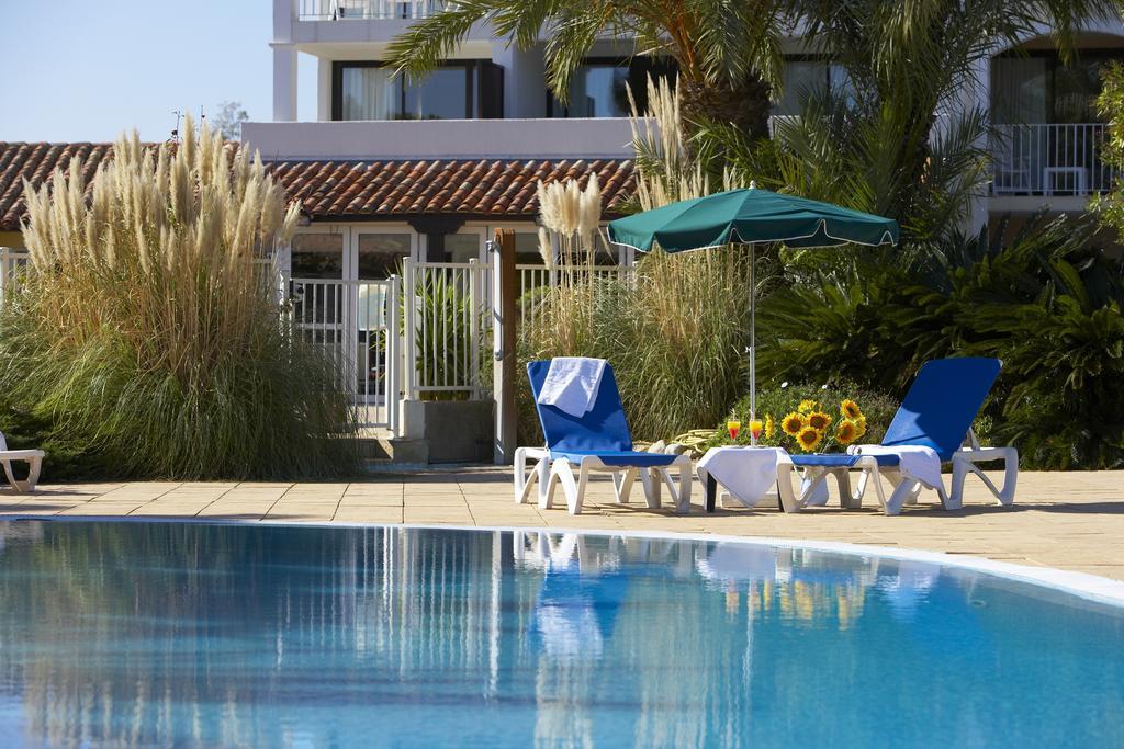 Sowell Residences Les Perles Du Golfe De Saint-Tropez Гримо Екстериор снимка